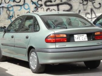 Τζάμι πόρτας οδηγού Renault Laguna 5πορτο / SW 1994-2001
