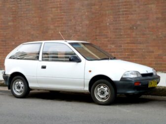 Τζάμι πόρτας συνοδηγού Suzuki Swift 3πορτο 1988-2004