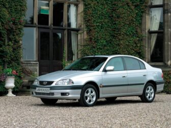 Πίσω δεξί τζάμι πόρτας Toyota Avensis (T22) 4πορτο 1997-2003