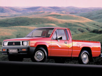 mitsubishi-l200-1986-1997 Τσιμούχα παραθύρου αυτοκινήτου Mitsubishi L200 1987-1996