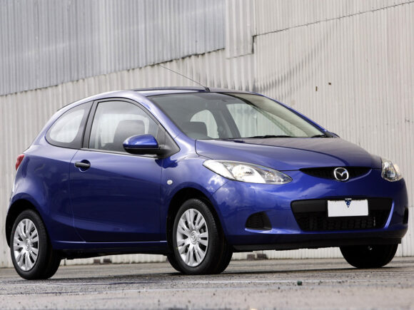 Τζάμι πόρτας οδηγού Mazda 2 3πορτο 2008-2014
